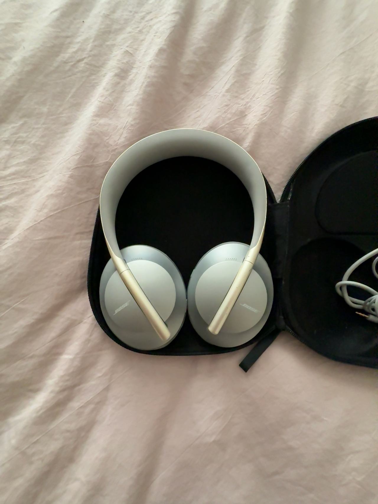 Bose Noise Cancelling Headphones 700 Silver