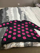 3 XL 4 XL Black Sweater with Pink Rose Print - Image 1
