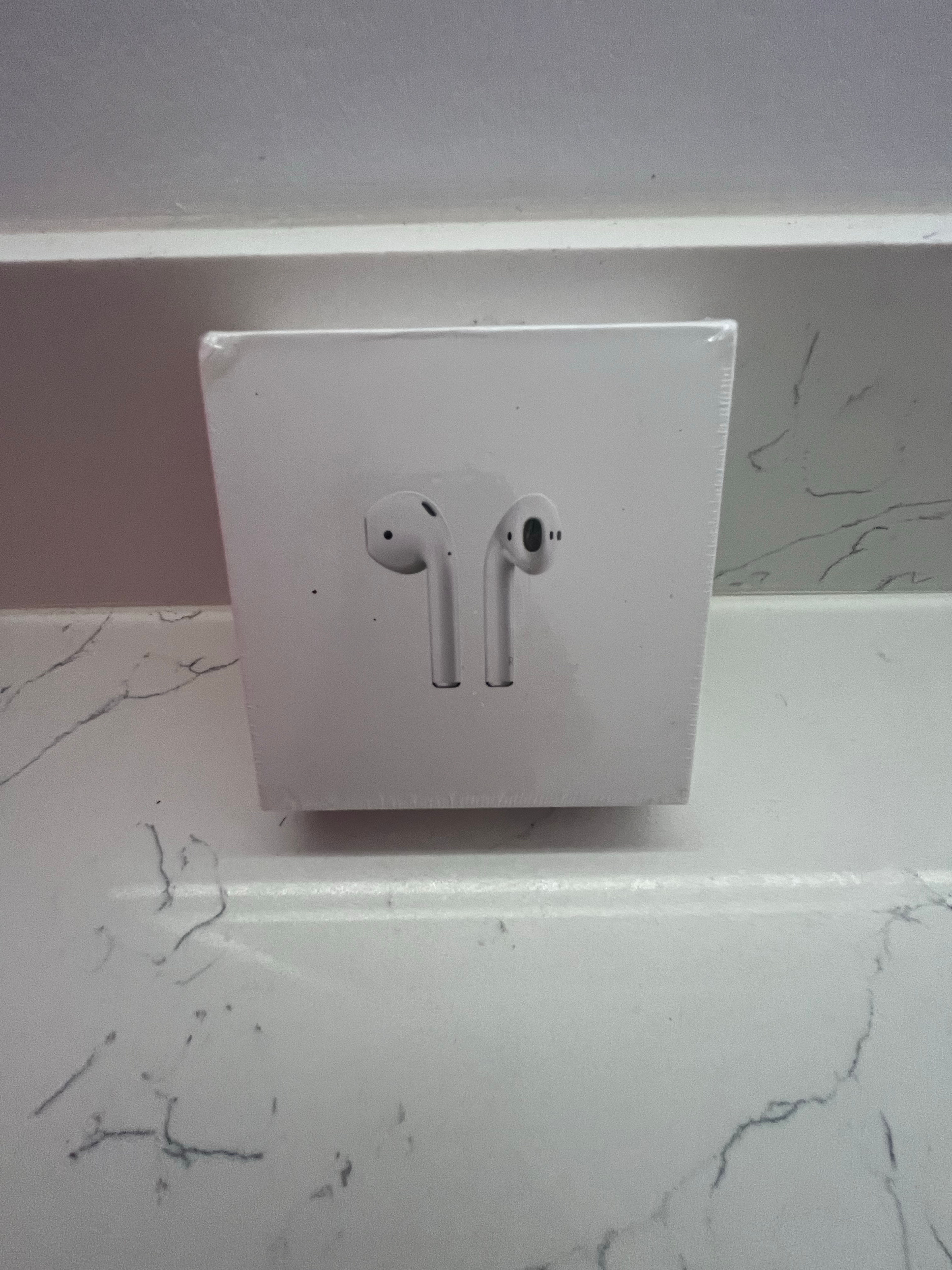 Apple AirPods (2nd generation)