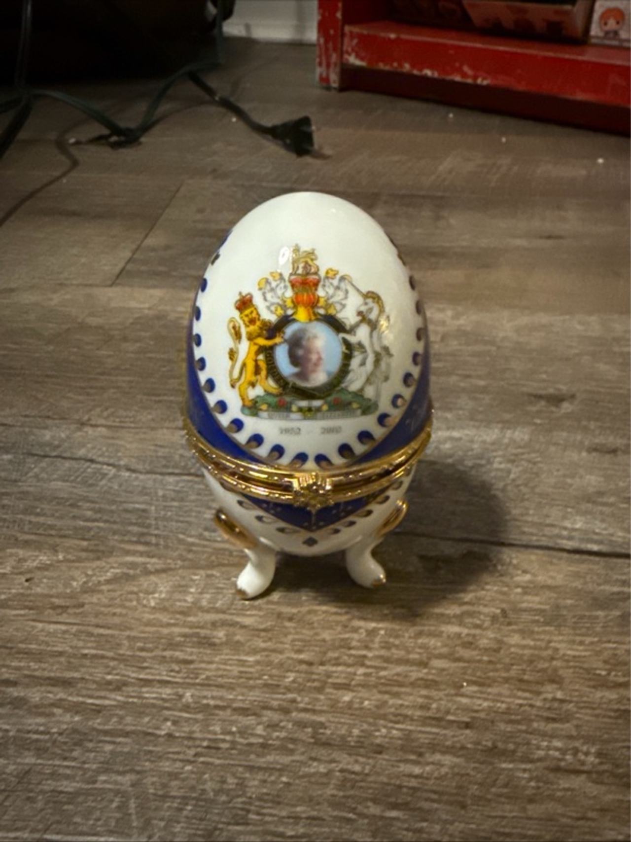 House of Valentina Elizabeth II Golden Jubilee Egg Trinket Box