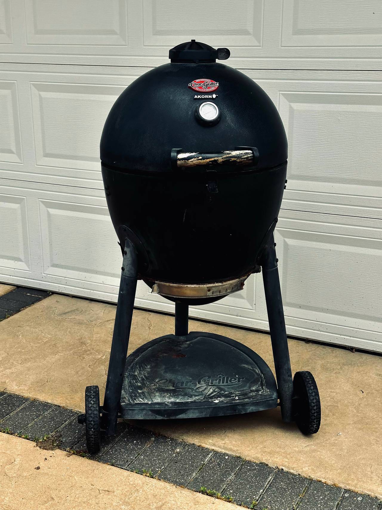 Char-Griller Akorn Kamado Kooker