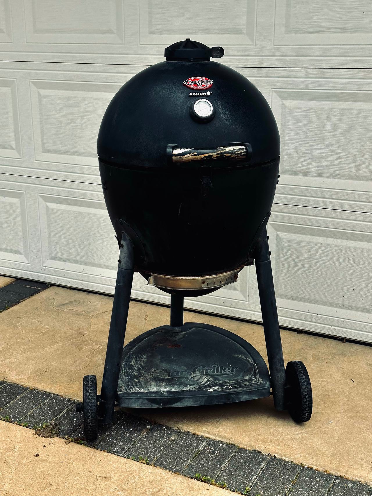 Char-Griller Akorn Kamado Kooker