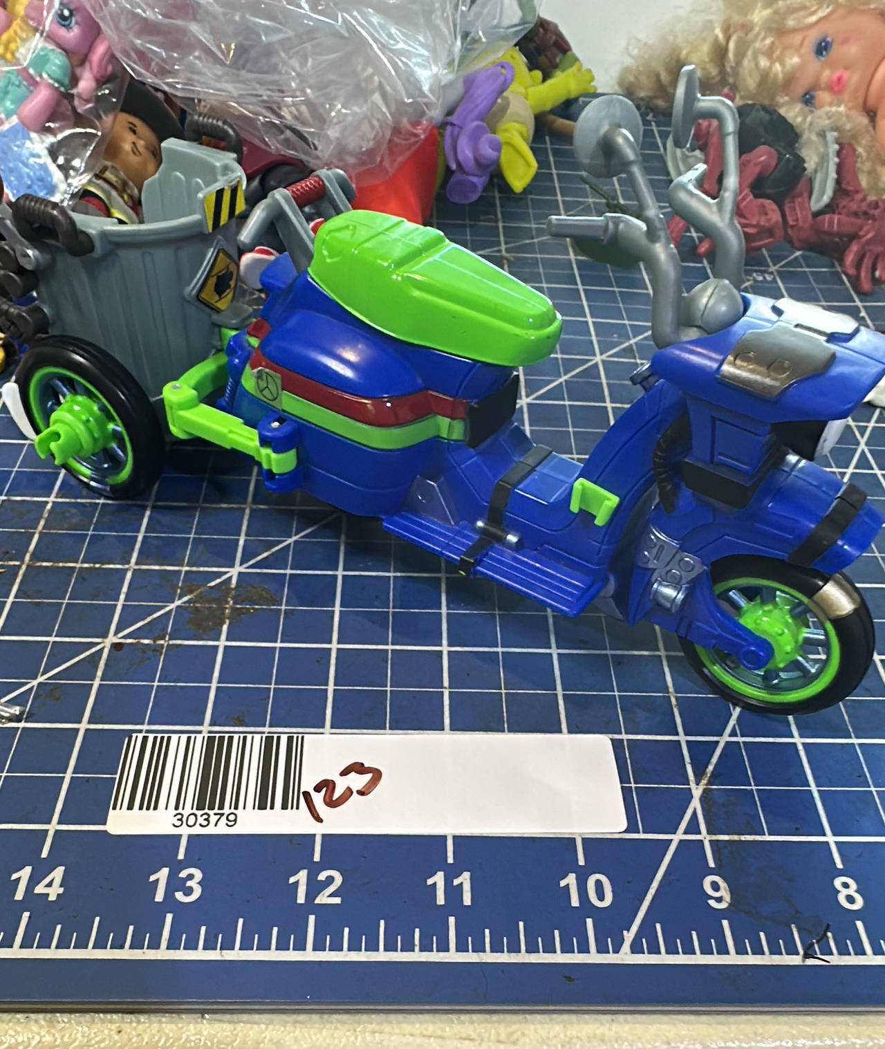 TMNT Mutant Mayhem Leonardo Ninja Kick Cycle. 116