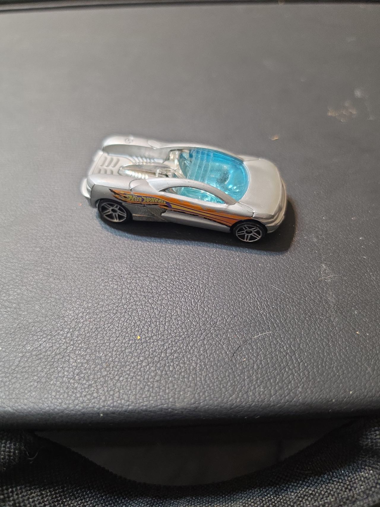 Hot Wheels Side Draft Silver