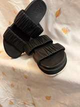 Sorel Women's Flatform Sandal - $50 OBO - Image 3