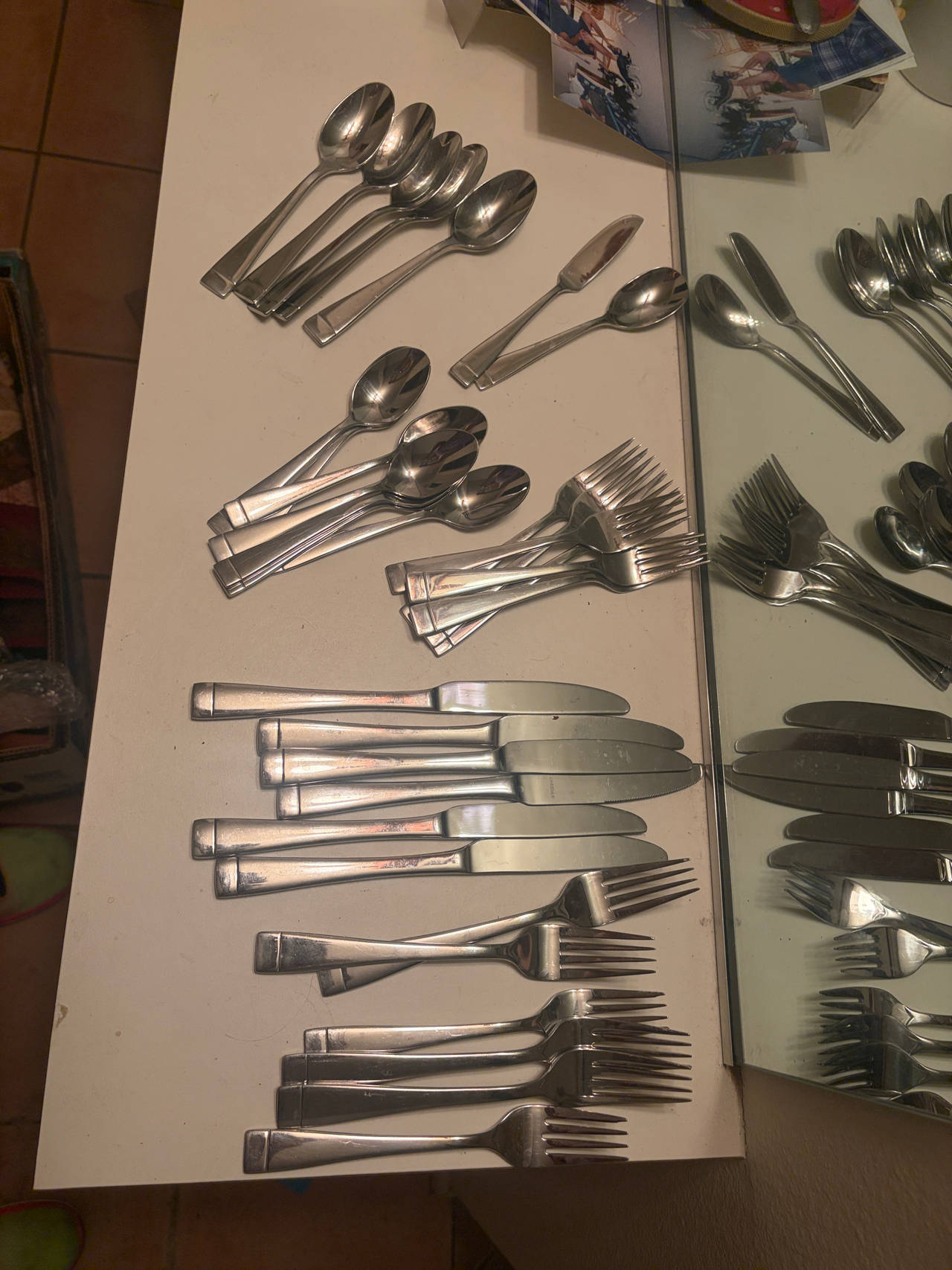 Oneida Flight Stainless Steel Flatware Set