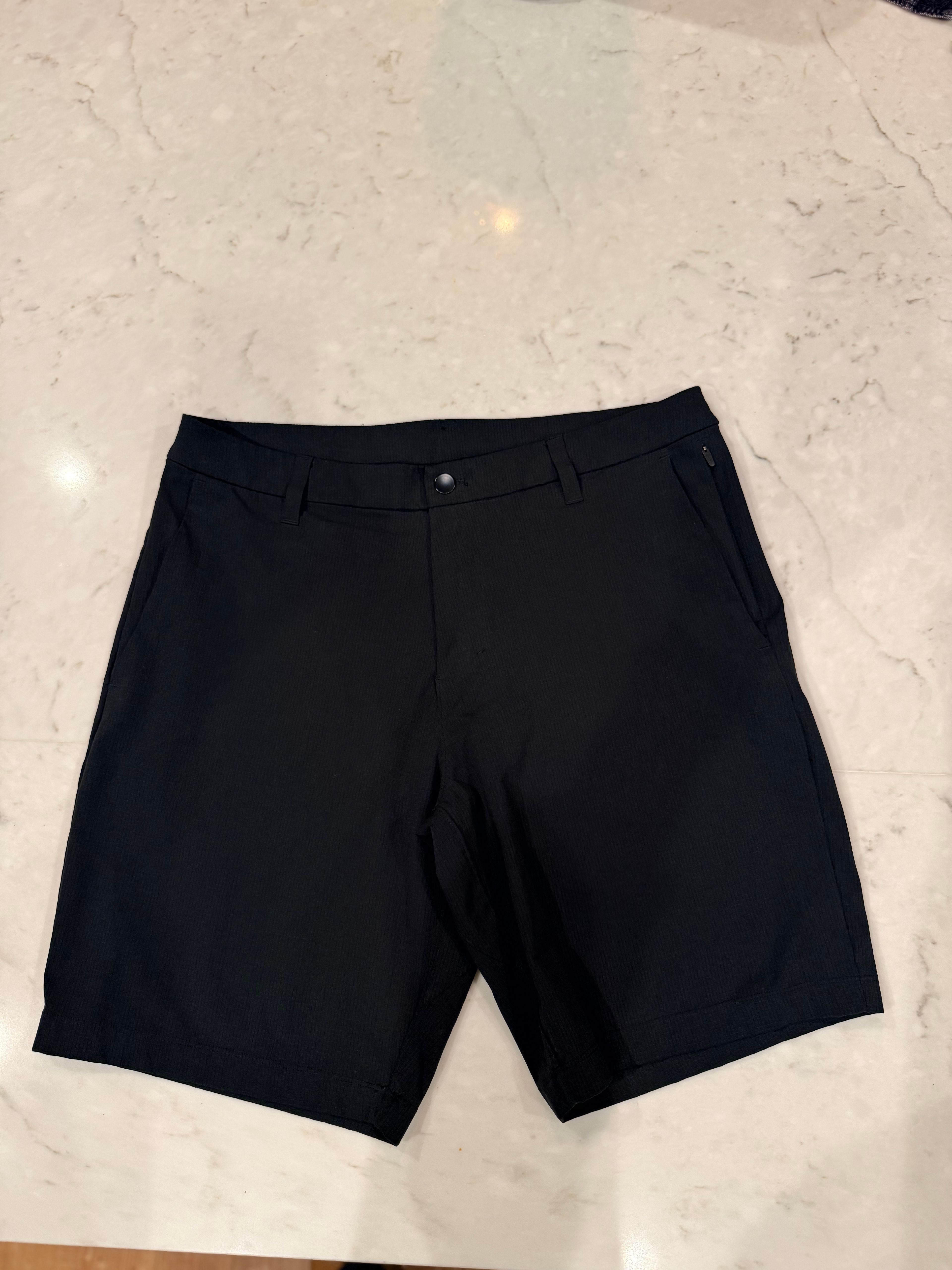 Lululemon Commission Short 9"