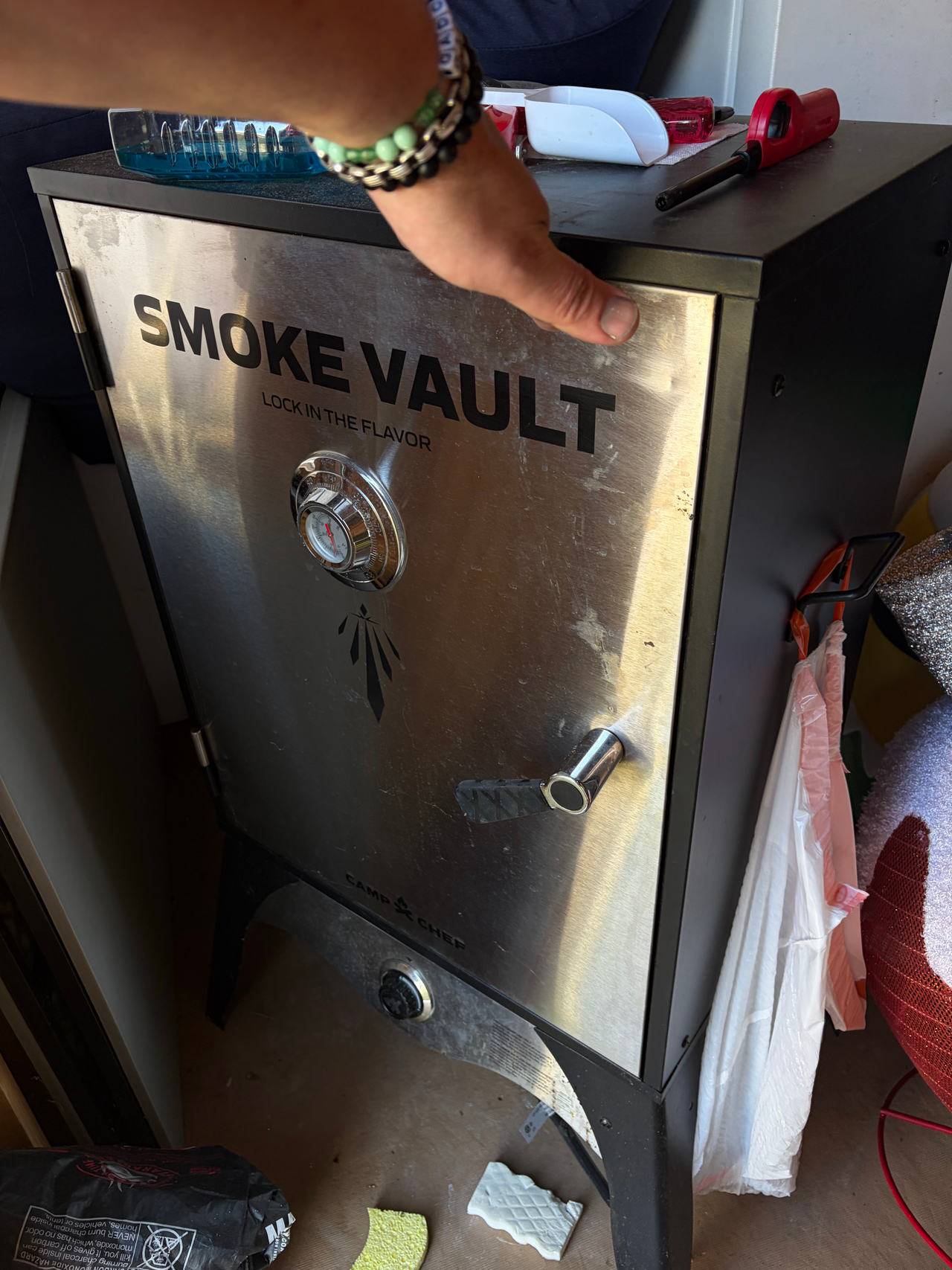 Camp Chef Smoke Vault 18" Propane Smoker