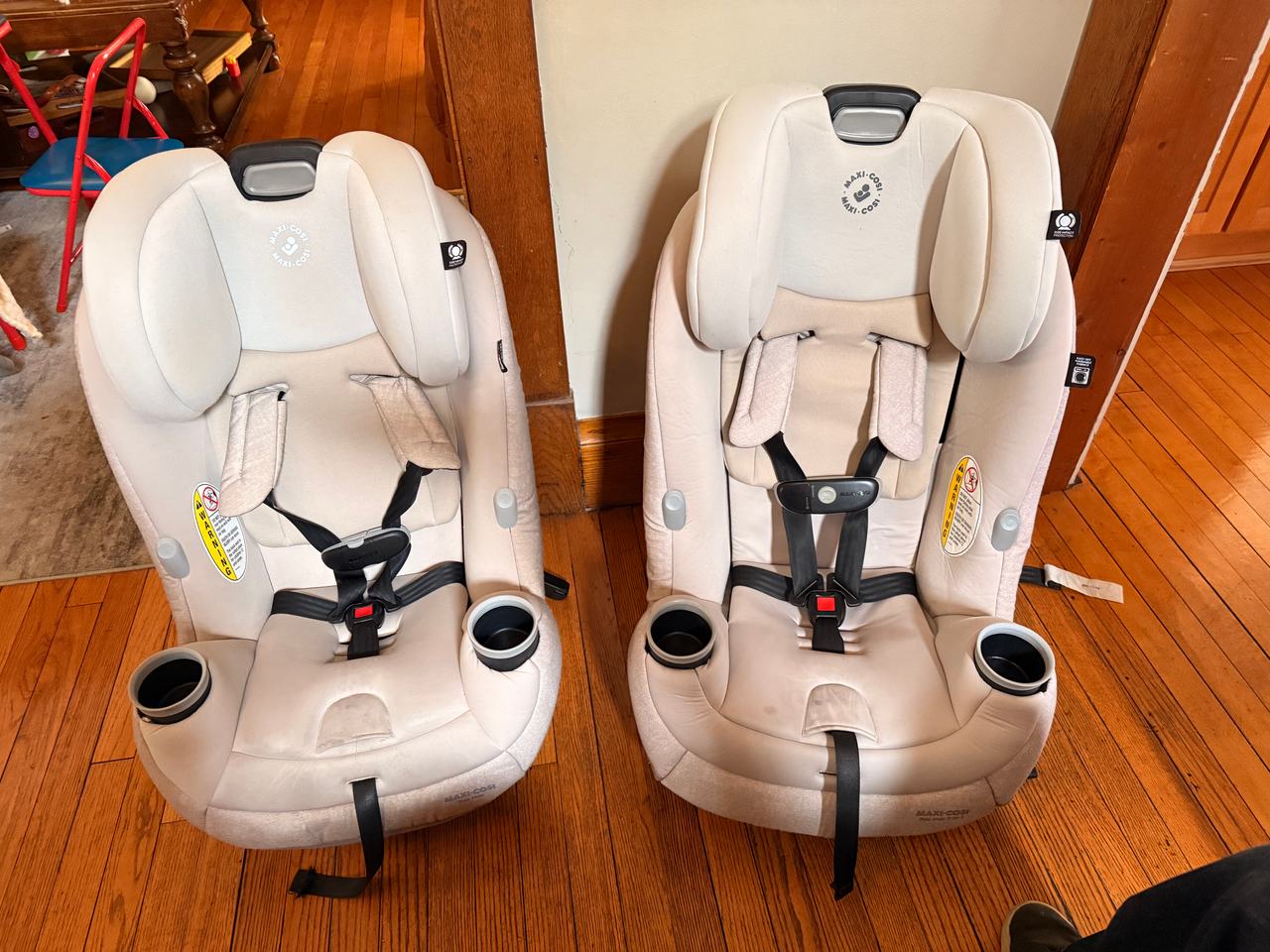 Set of 2 Maxi-Cosi Pria 85 Max Convertible Car Seats