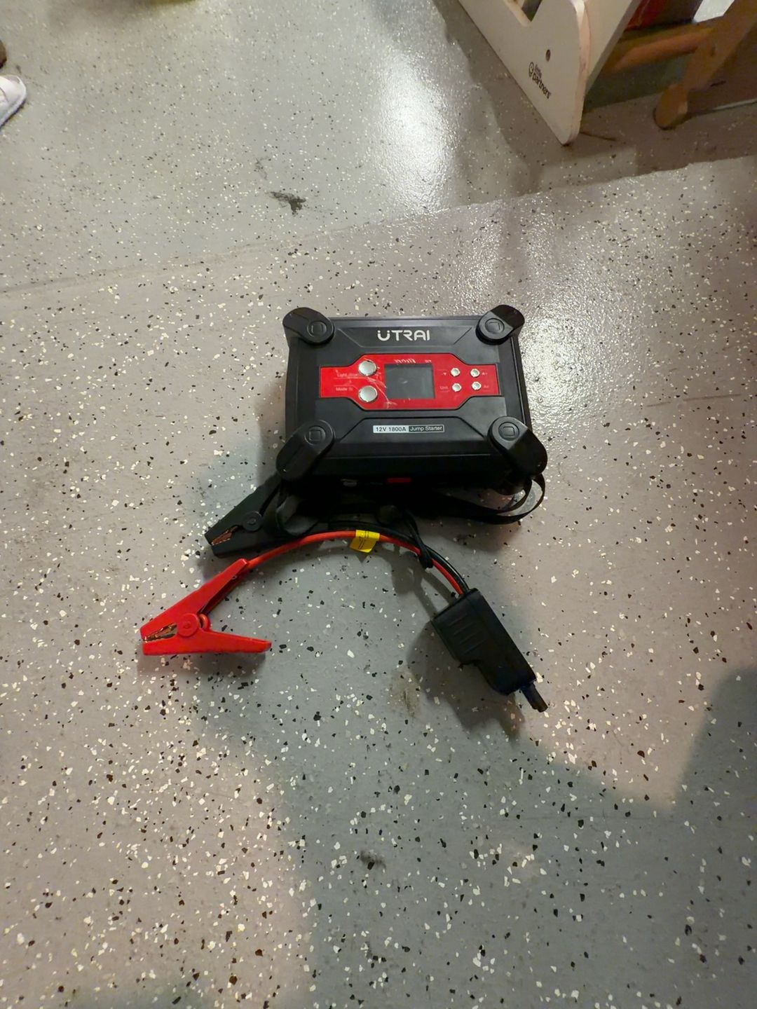 UTRAI Jstar 6 4-in-1 Jump Starter with Air Compressor