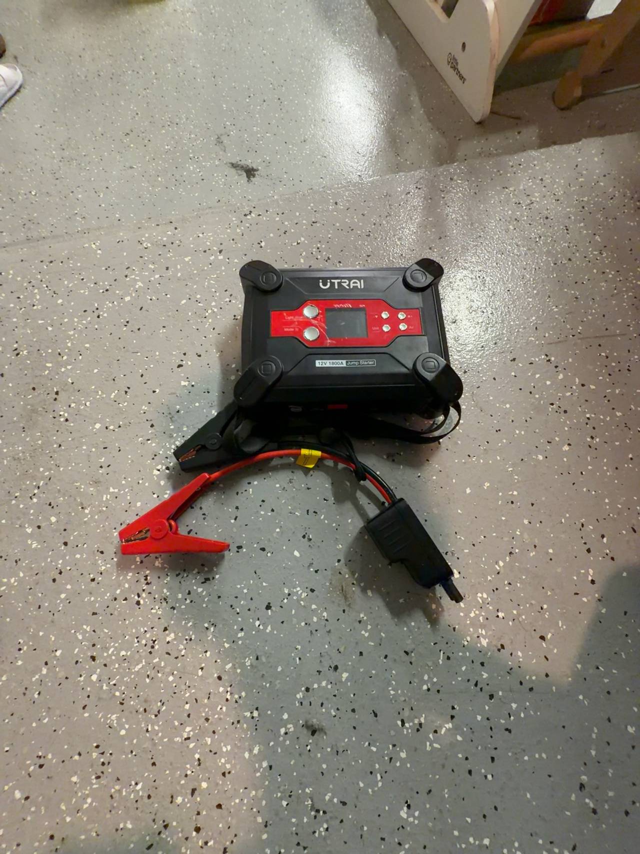 UTRAI Jstar 6 4-in-1 Jump Starter with Air Compressor