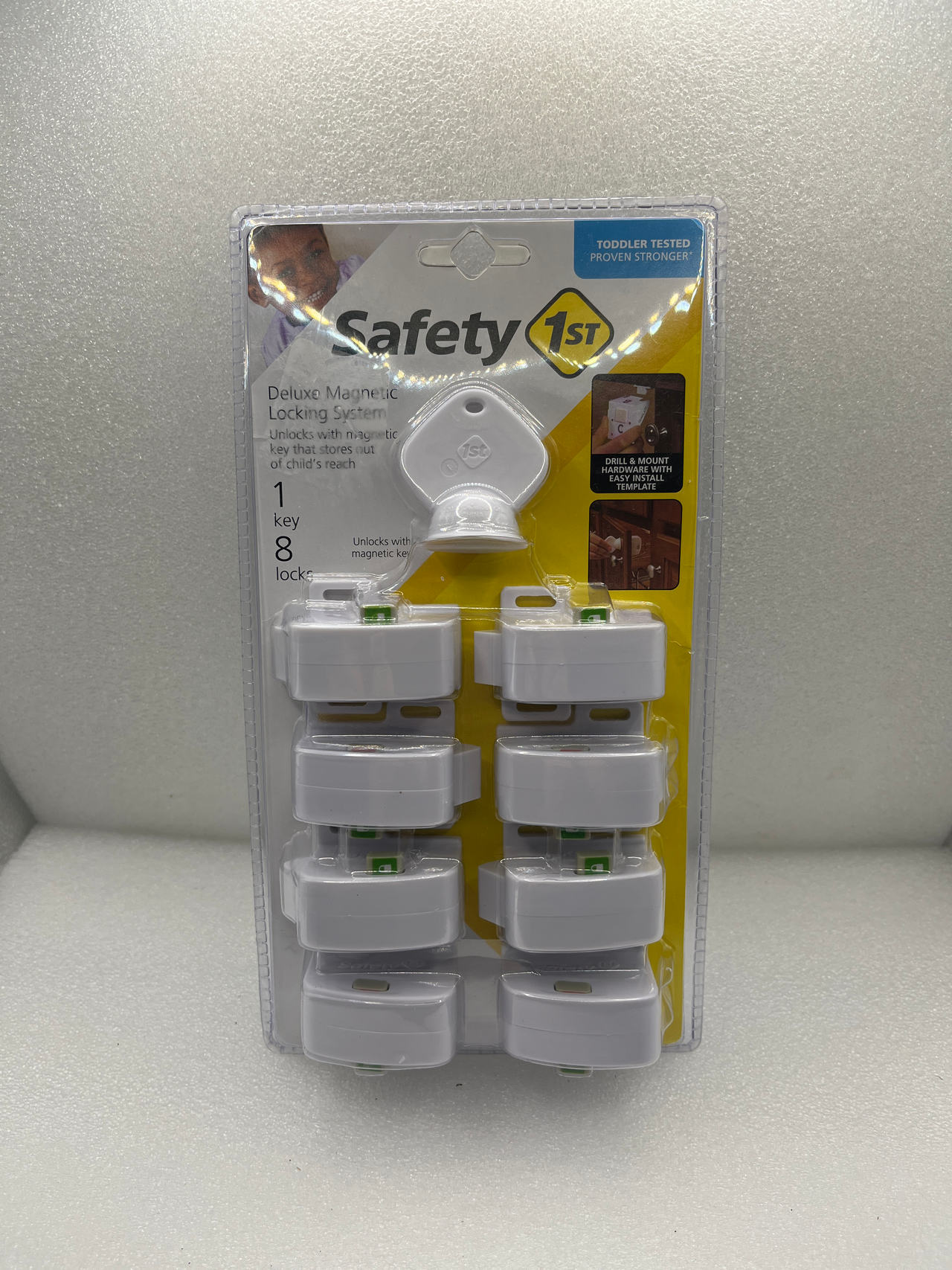Safety 1st Deluxe Magnetic Locking System