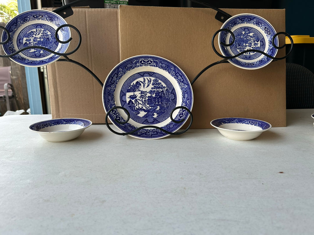 Churchill England Blu Willow China-1 Lg Plate, 2 Sm Plates, 2 Bowls and 6 Mugs