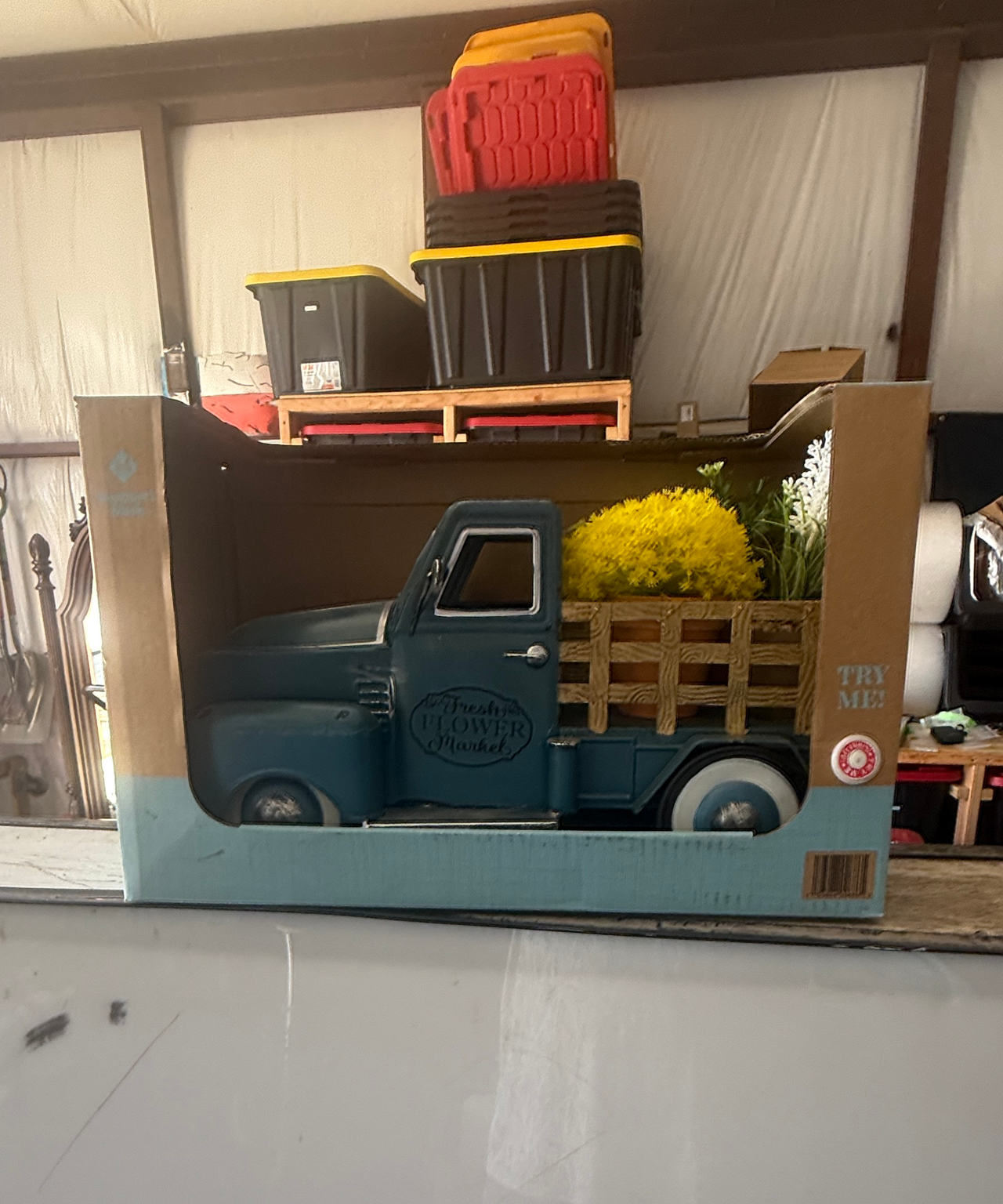 Member's Mark Vintage Spring Truck with Flowers