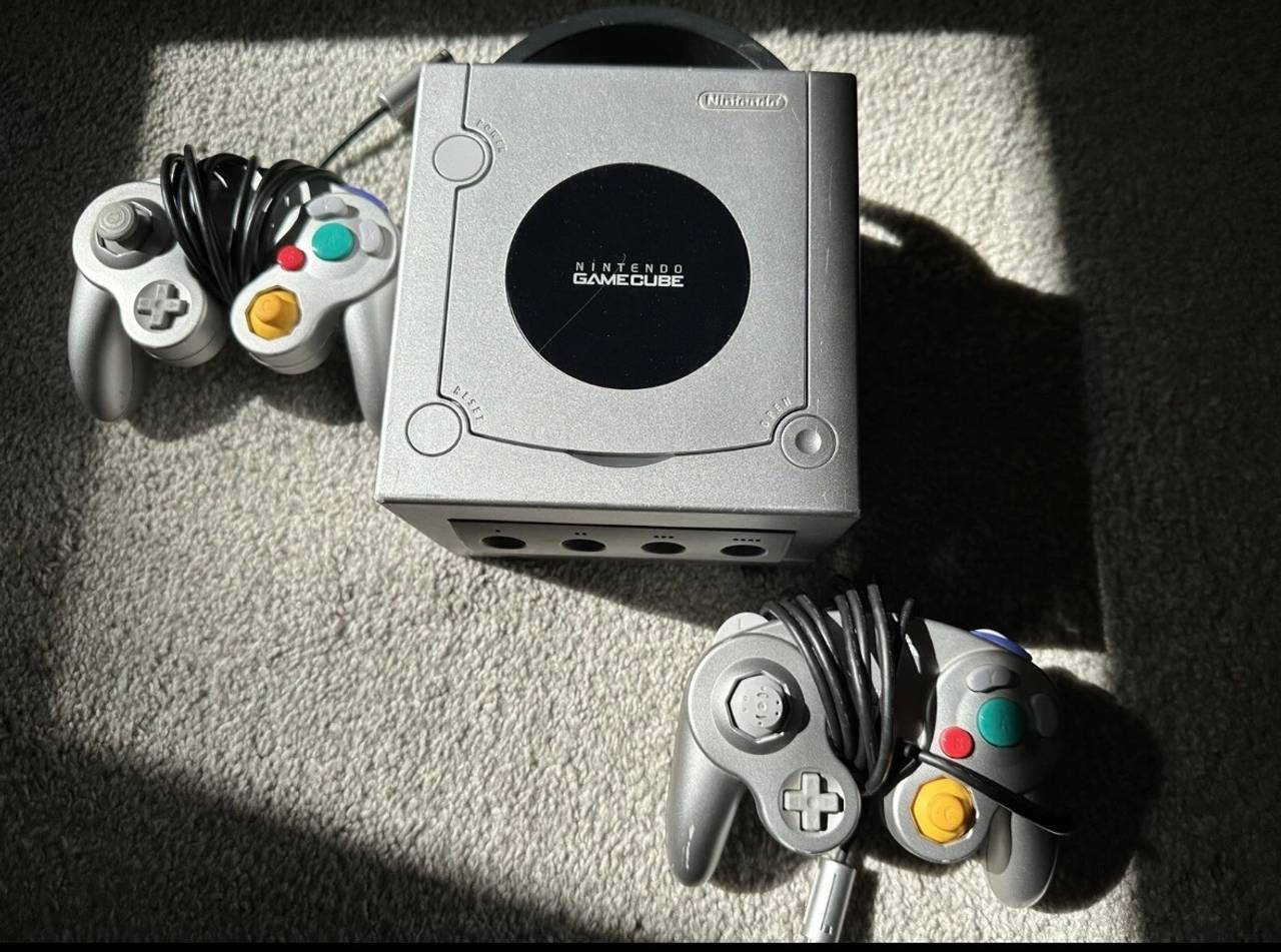 Nintendo GameCube Platinum Silver Console