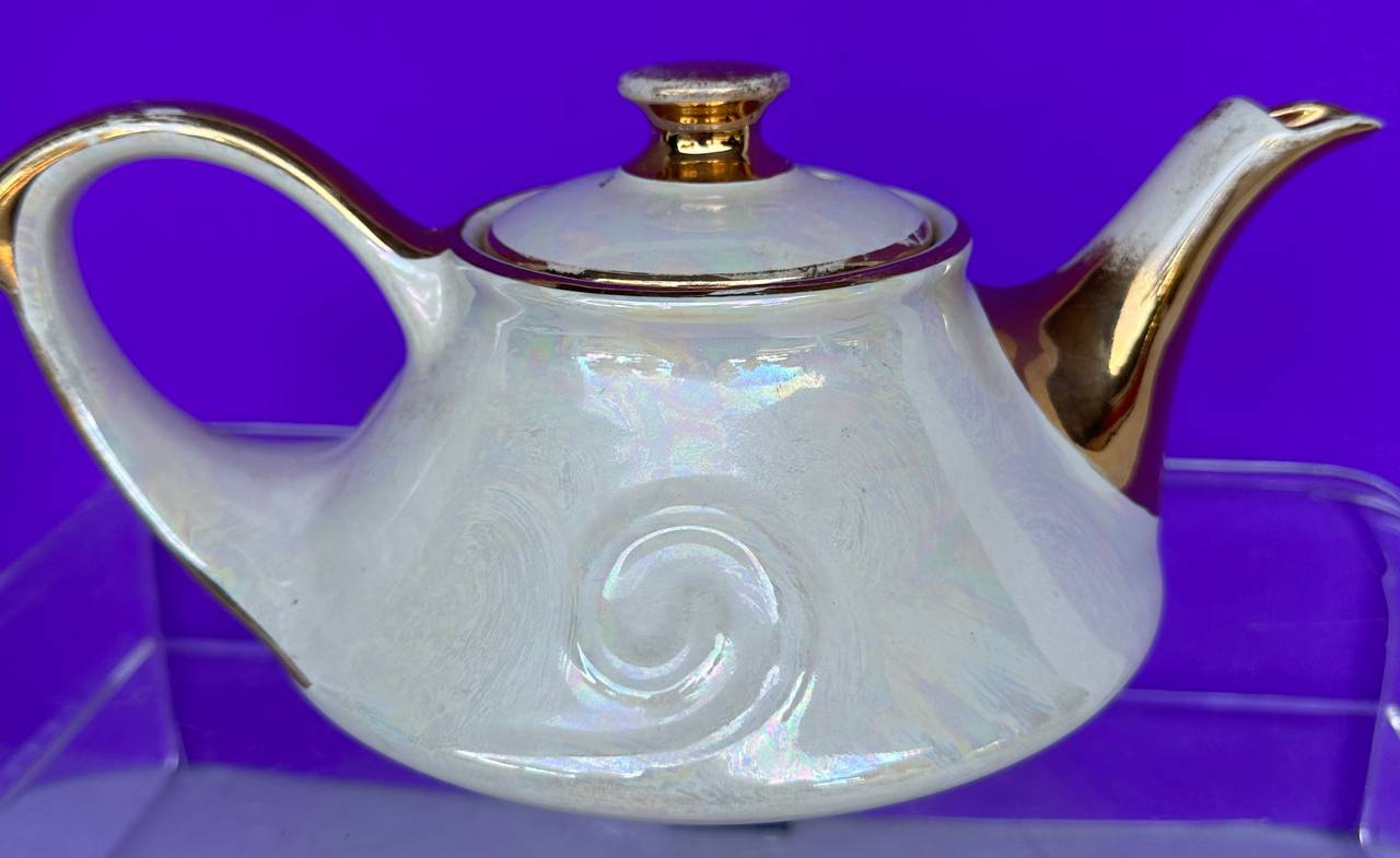 VINTAGE PEARL CHINA COMPANY TEAPOT