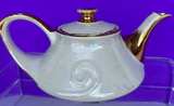 VINTAGE PEARL CHINA COMPANY TEAPOT - Image 1