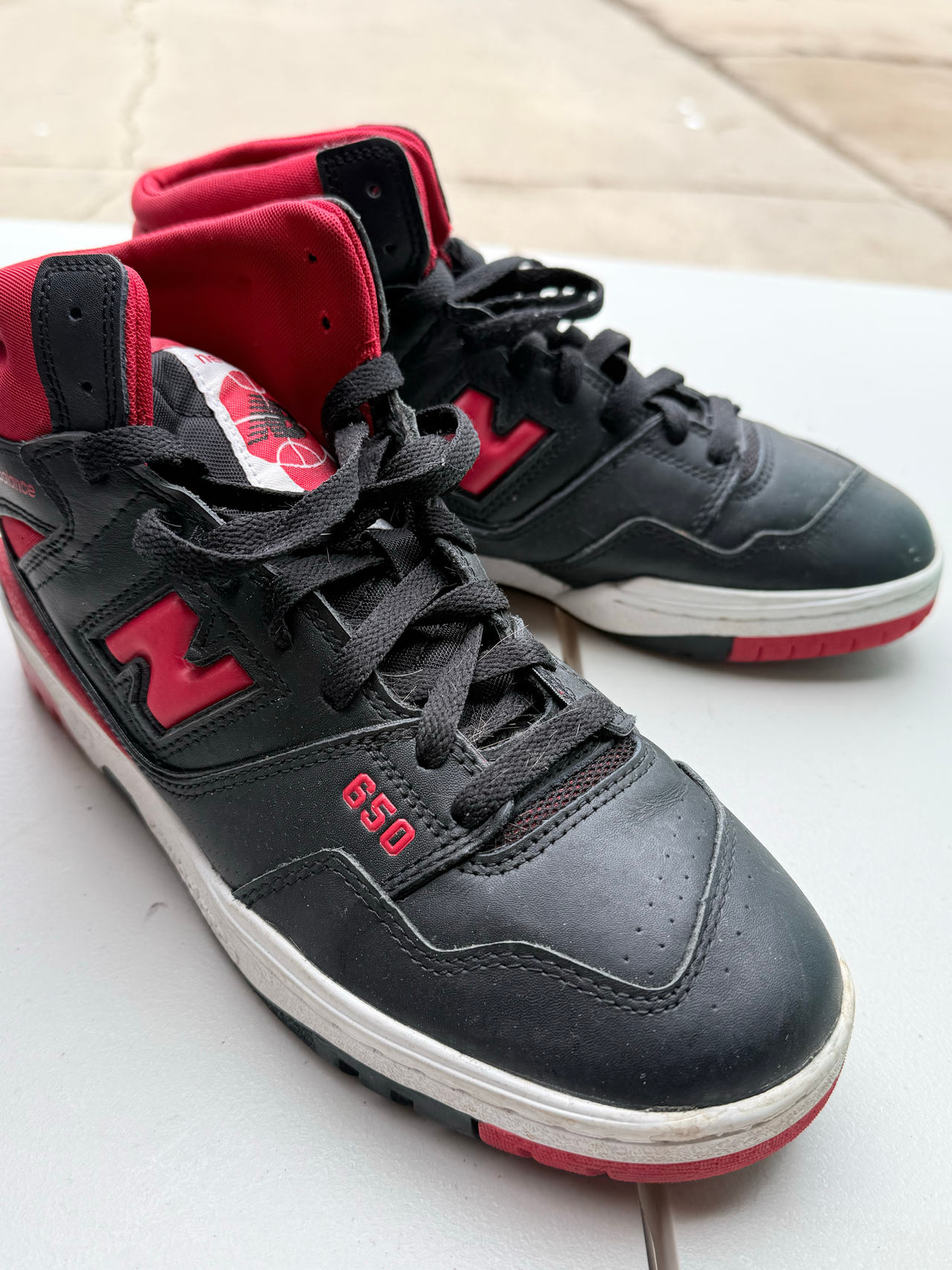 New Balance 650 Black Red