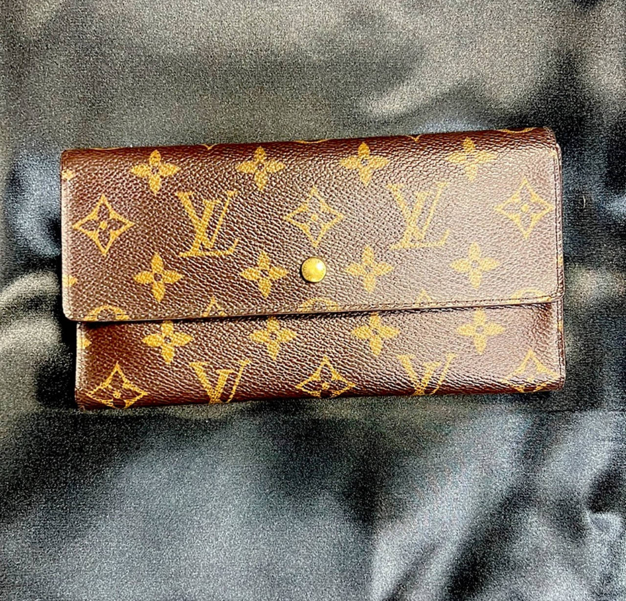 Louis Vuitton Monogram Canvas Sarah Wallet