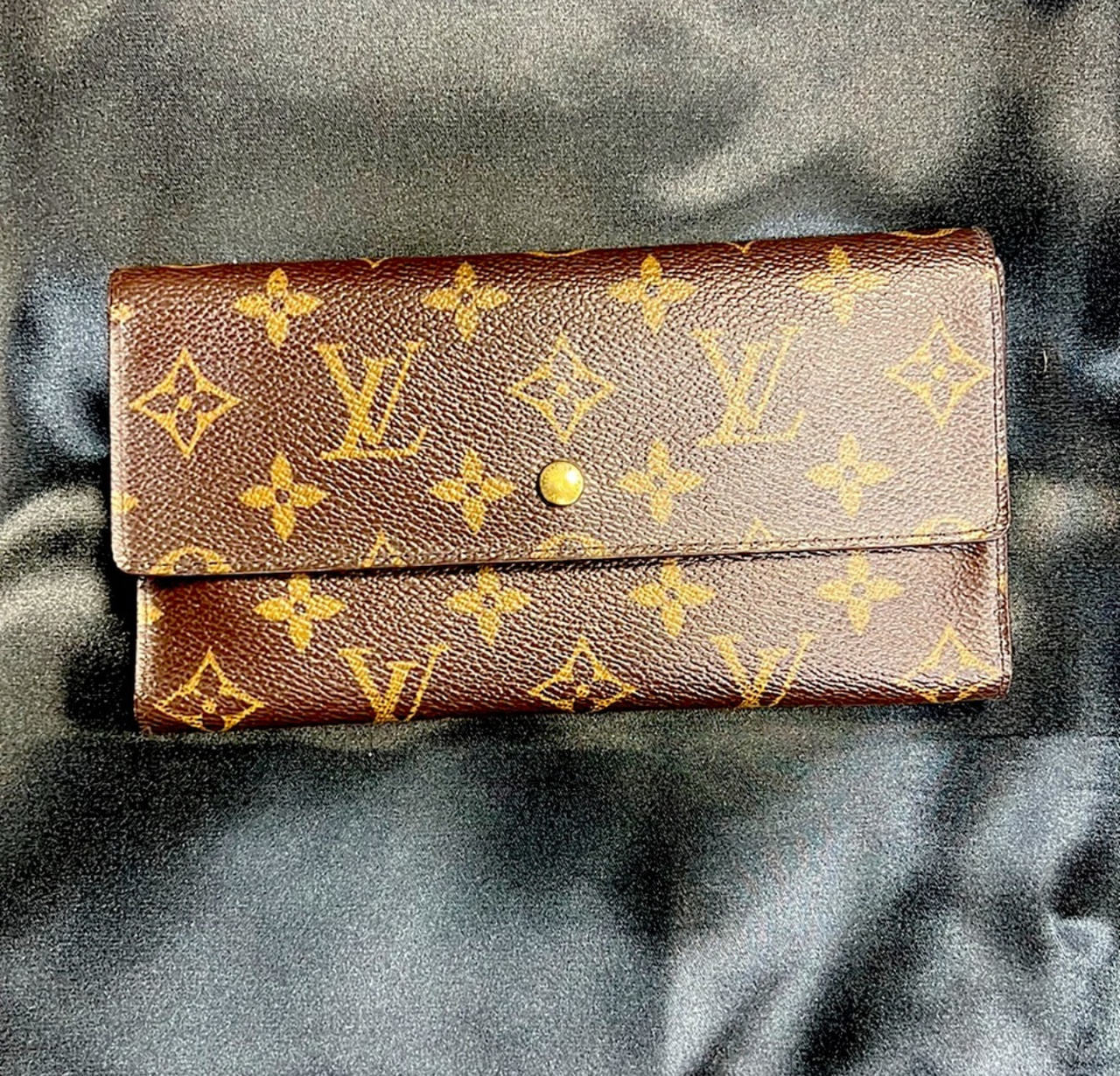 Louis Vuitton Monogram Canvas Sarah Wallet