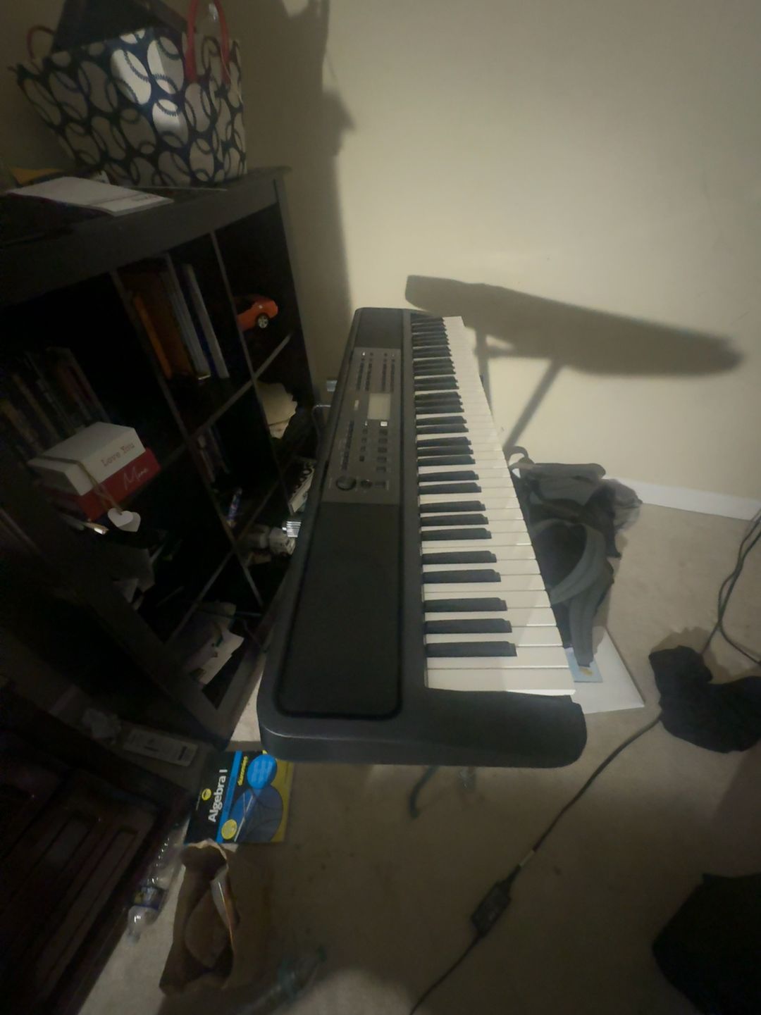 Yamaha PSR-E383 61-Key Portable Keyboard