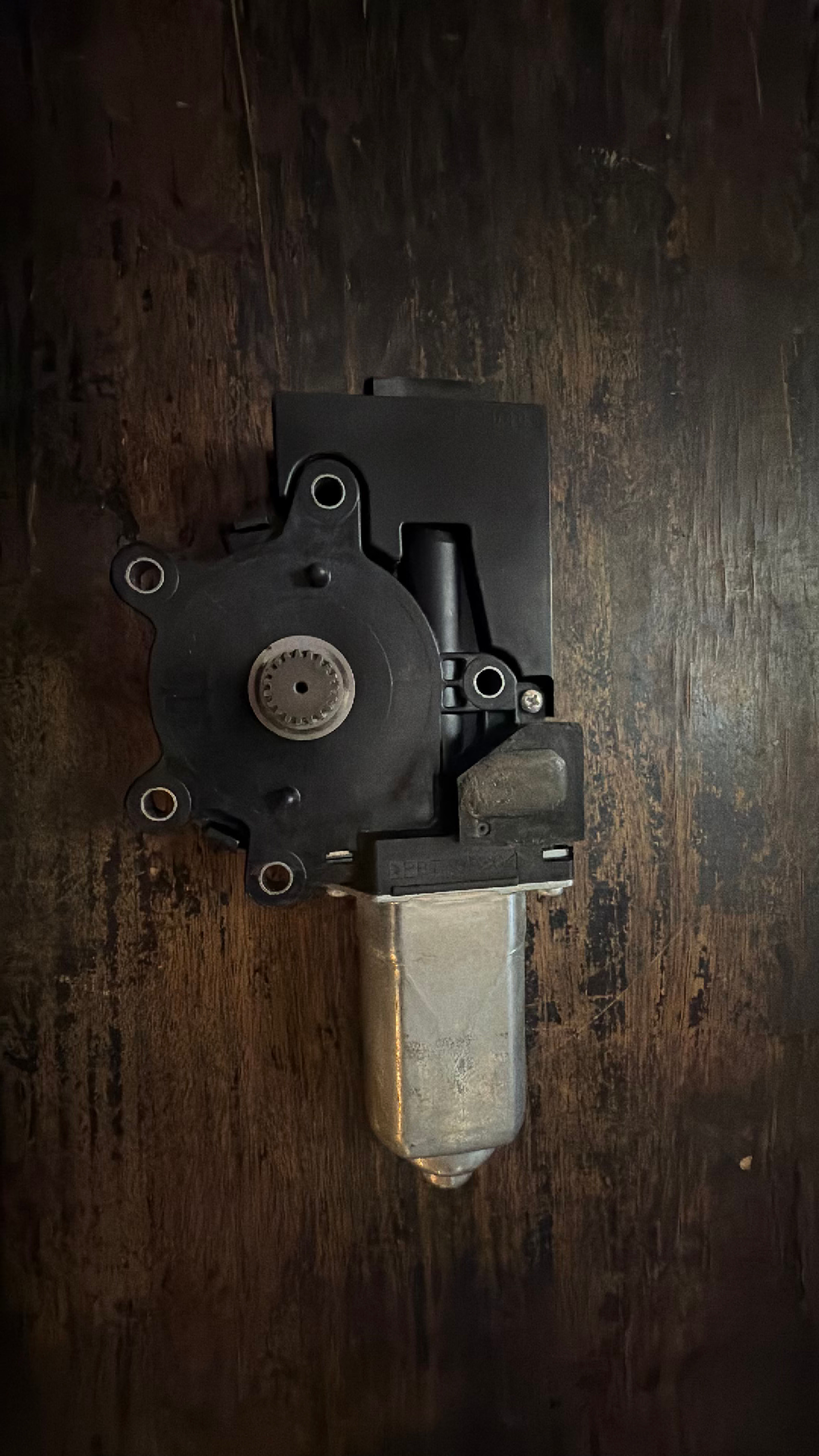 2010 Subaru Forester Sunroof Motor Power Actuator - Image 2