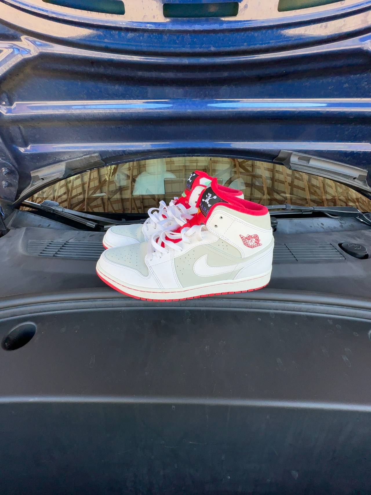 Nike Air Jordan 1 Retro Mid 'Hare' Light Silver/White