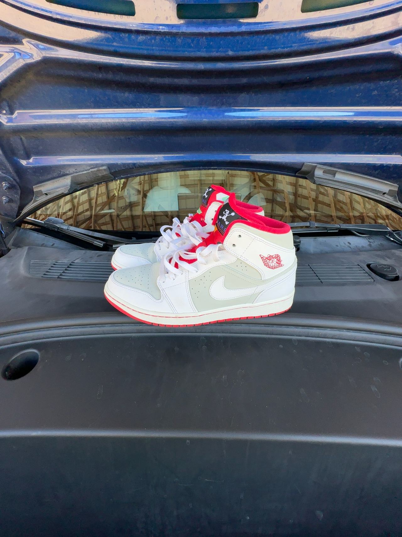 Nike Air Jordan 1 Retro Mid 'Hare' Light Silver/White