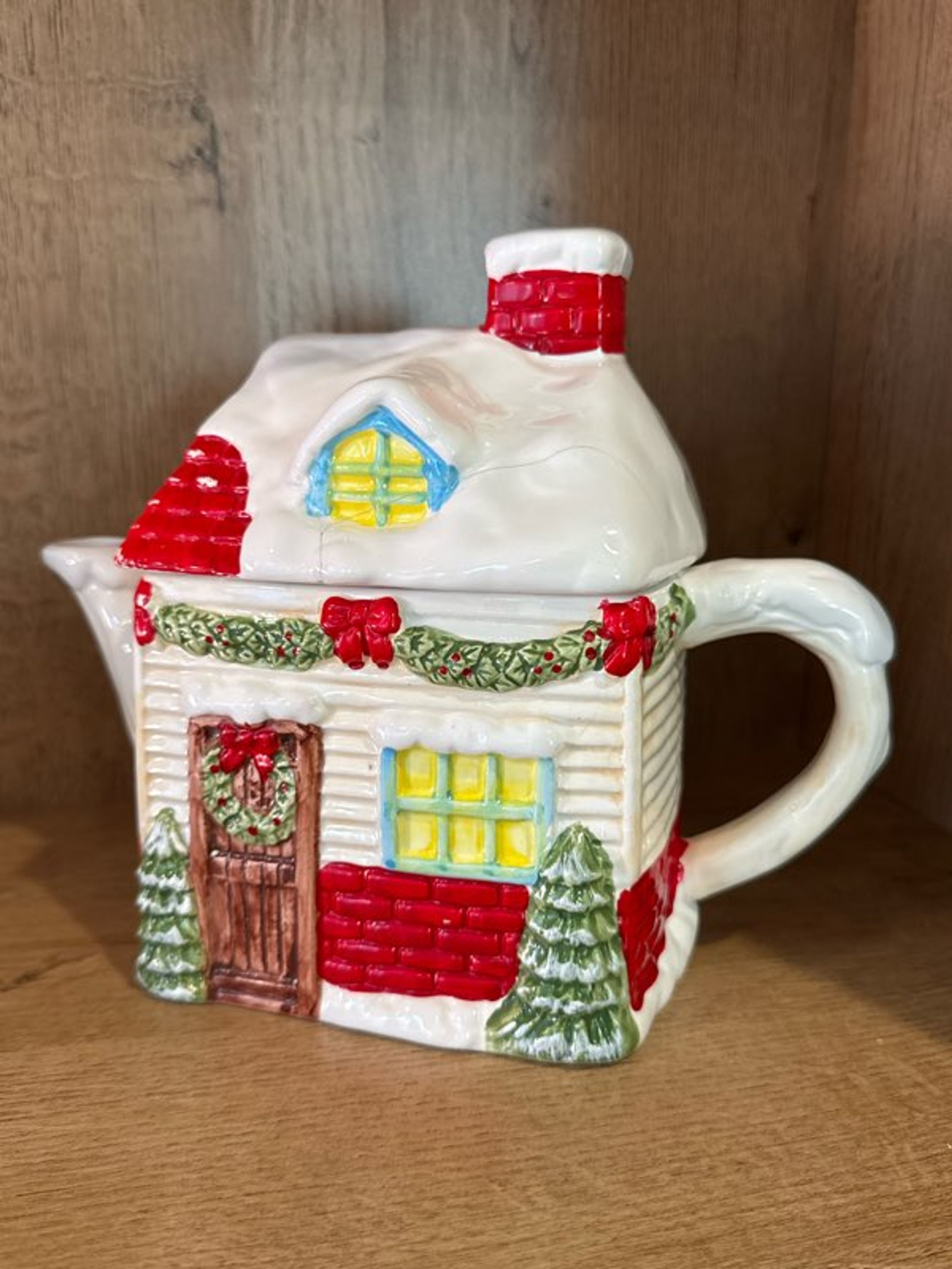 Christmas Cottage Tea Cup with Lid – Holiday House Teapot Style (Decor Only)