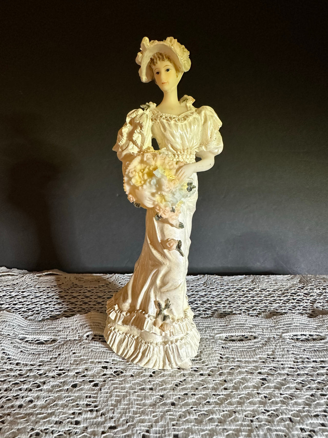 Vintage 1994 figurine from The Leonardo Collection,often titled "Summer Bouquet”