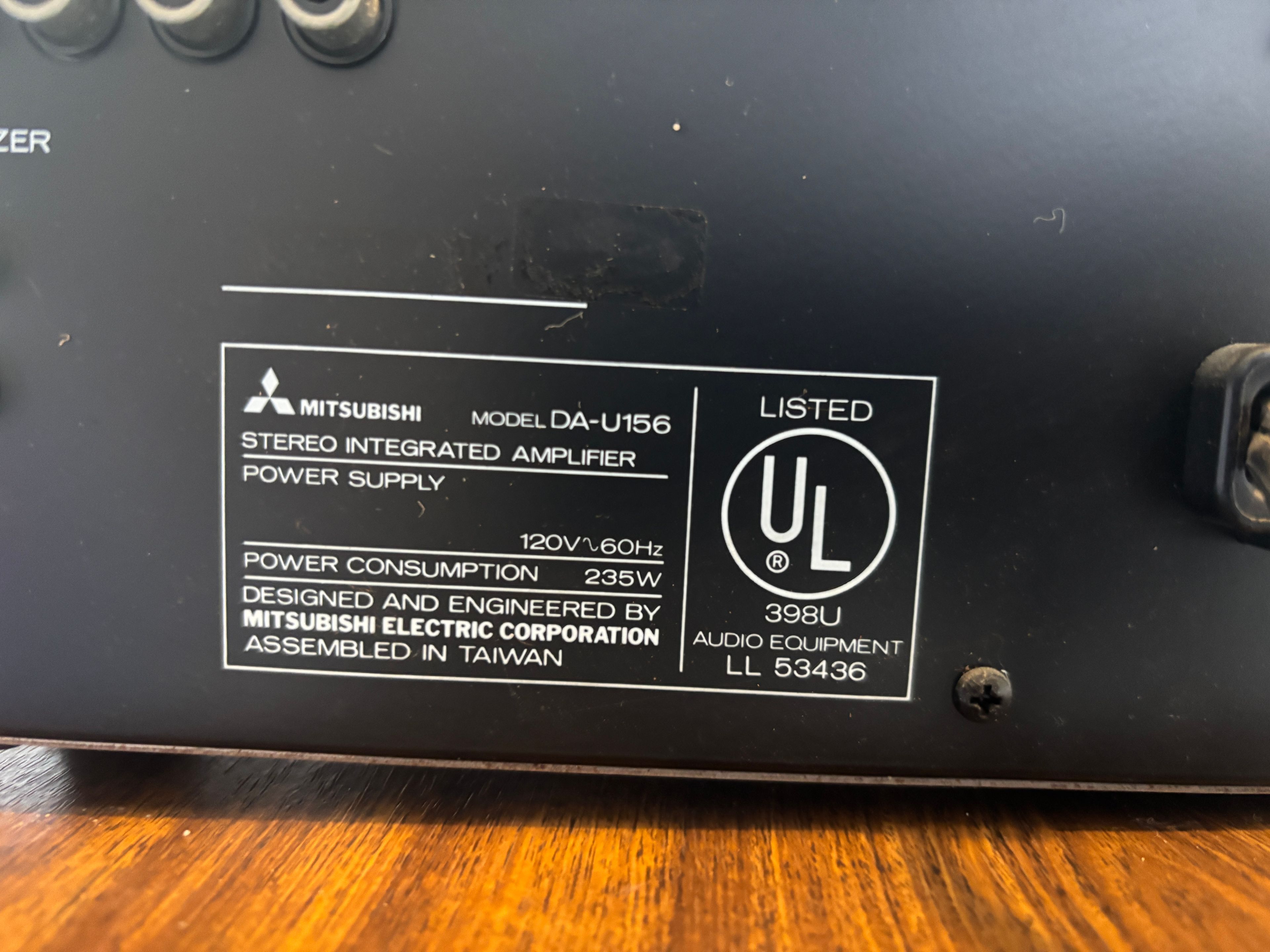 Mitsubishi DA-U156 Stereo Integrated Amplifier - Image 2