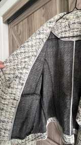 Womens White House Black Market Tweed Jacket Size Small - Image 2