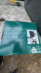 onn. Full Motion TV Wall Mount for 19" to 50" TVs - Image 3
