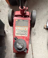 Strongway 35 Ton Air/Hydraulic Service Jack - Image 1