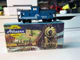 Athearn HO Scale Conrail Bay Window Caboose 22140 - Image 2