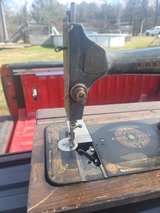 Franklin Rotary Sewing Machine - Image 5