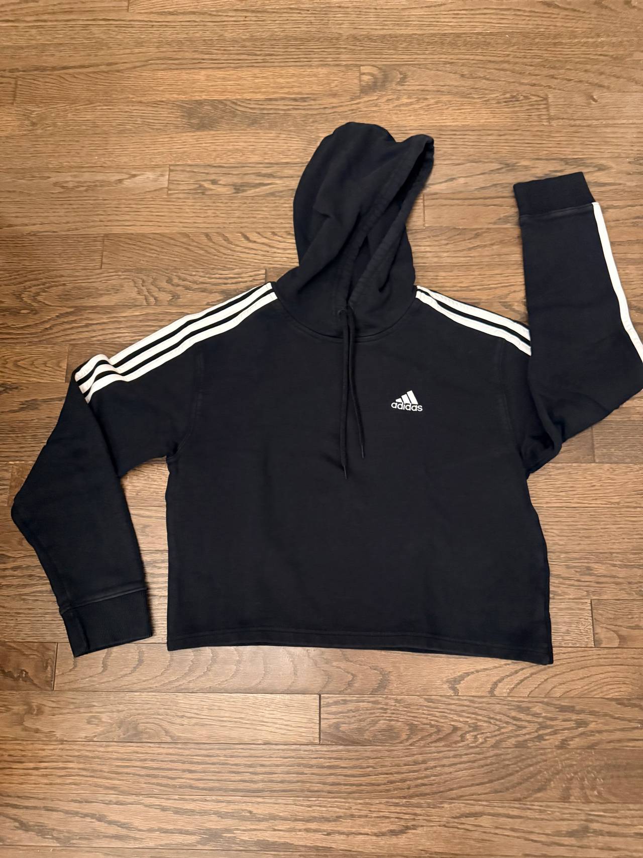adidas Women's Essentials 3-Stripes Cropped Hoodie used great condition