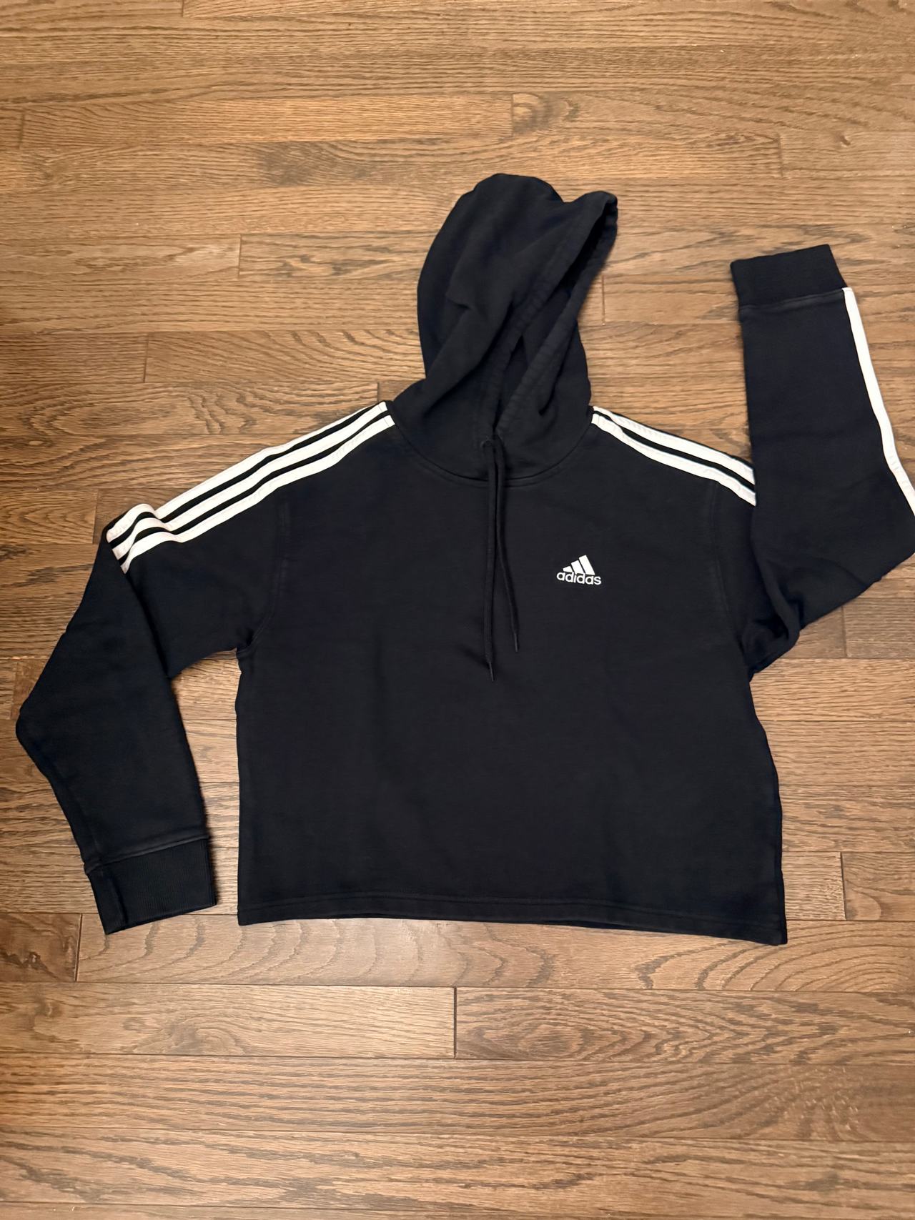 adidas Women's Essentials 3-Stripes Cropped Hoodie used great condition