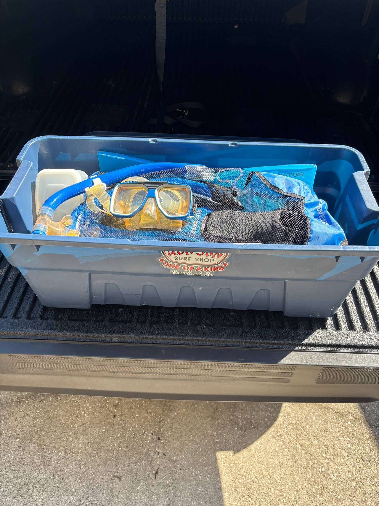 US Divers Tusa fins snorkel and masks (4 sets)