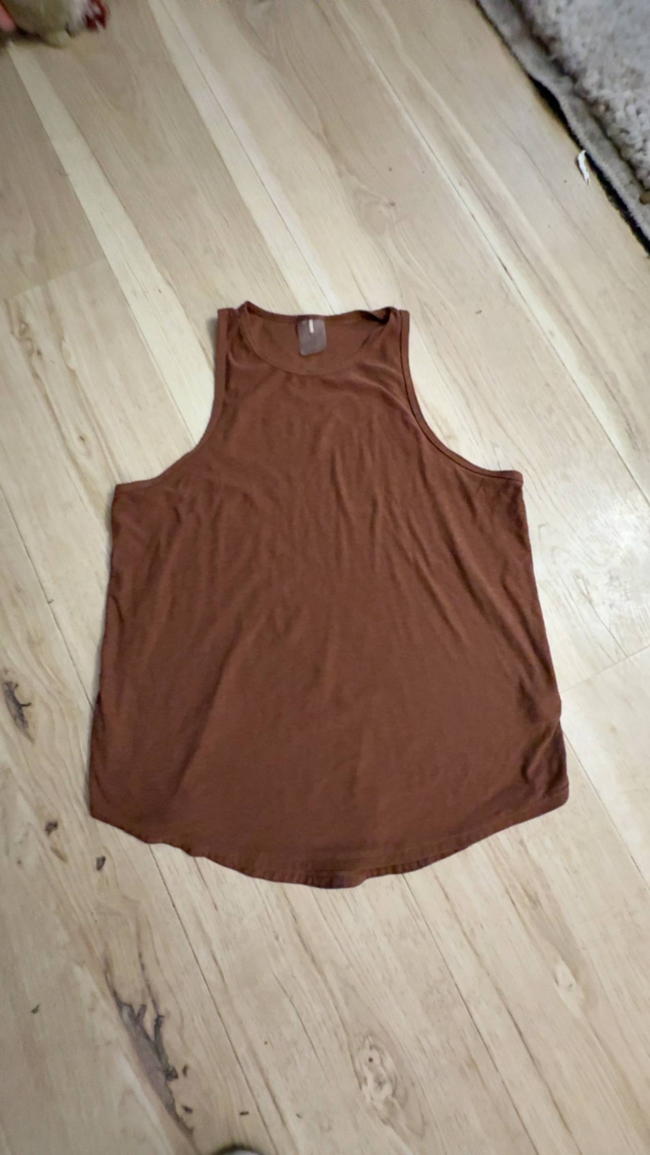 Calia Tank rust