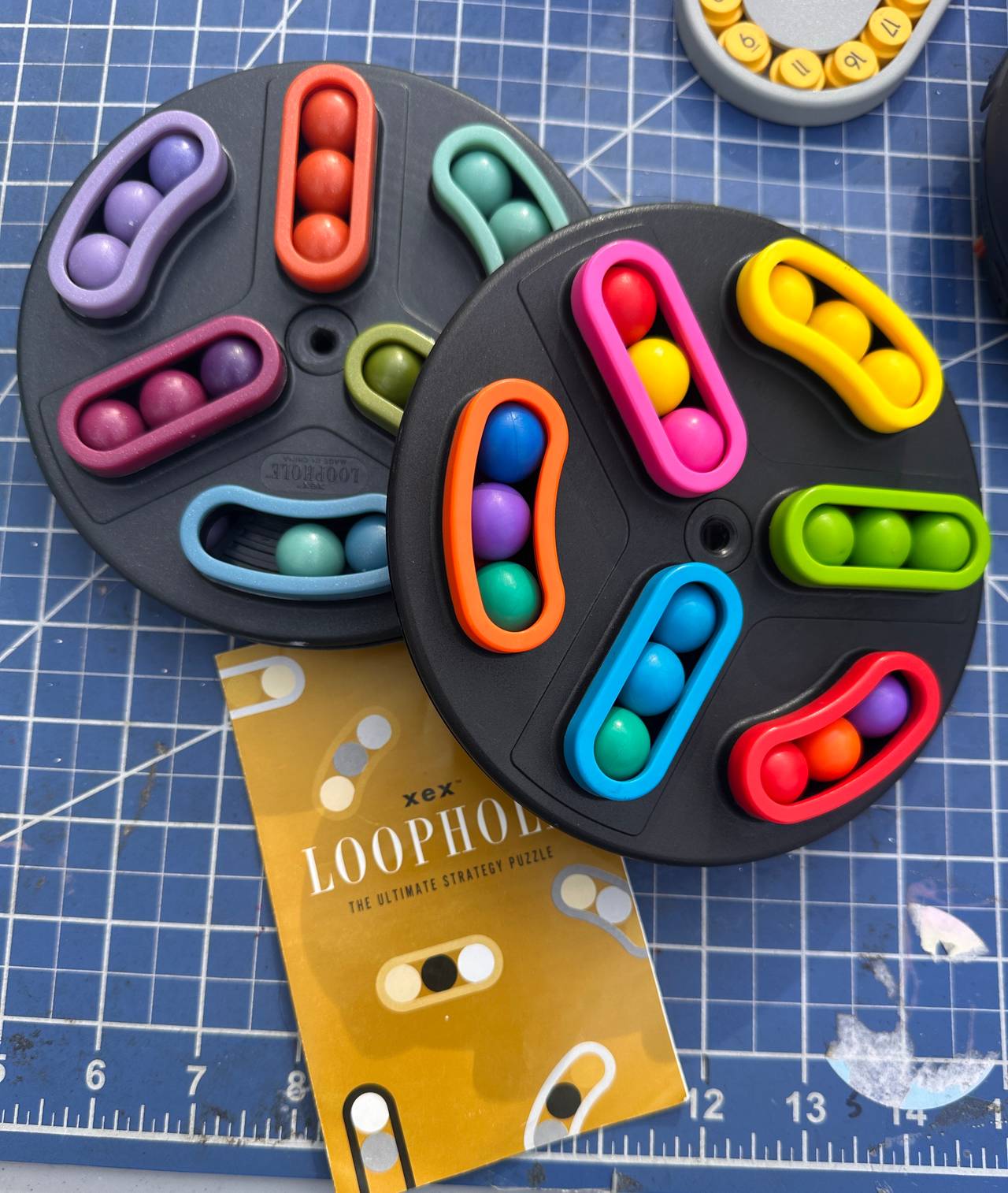 XEX Loophole The Ultimate Strategy Puzzle 2 pk with instructions 171