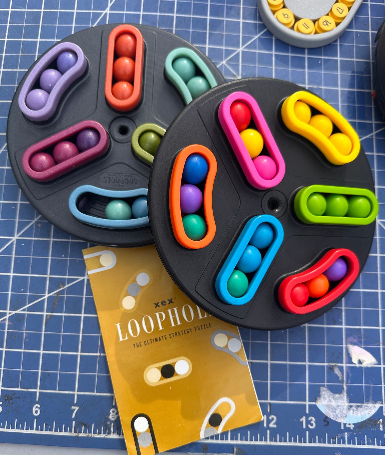 XEX Loophole The Ultimate Strategy Puzzle 2 pk with instructions 171