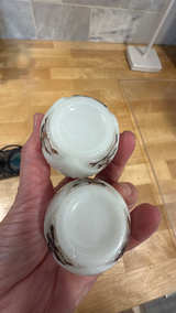 Consolidated Glass Leaf Mold Salt and Pepper Shaker Set - Image 7