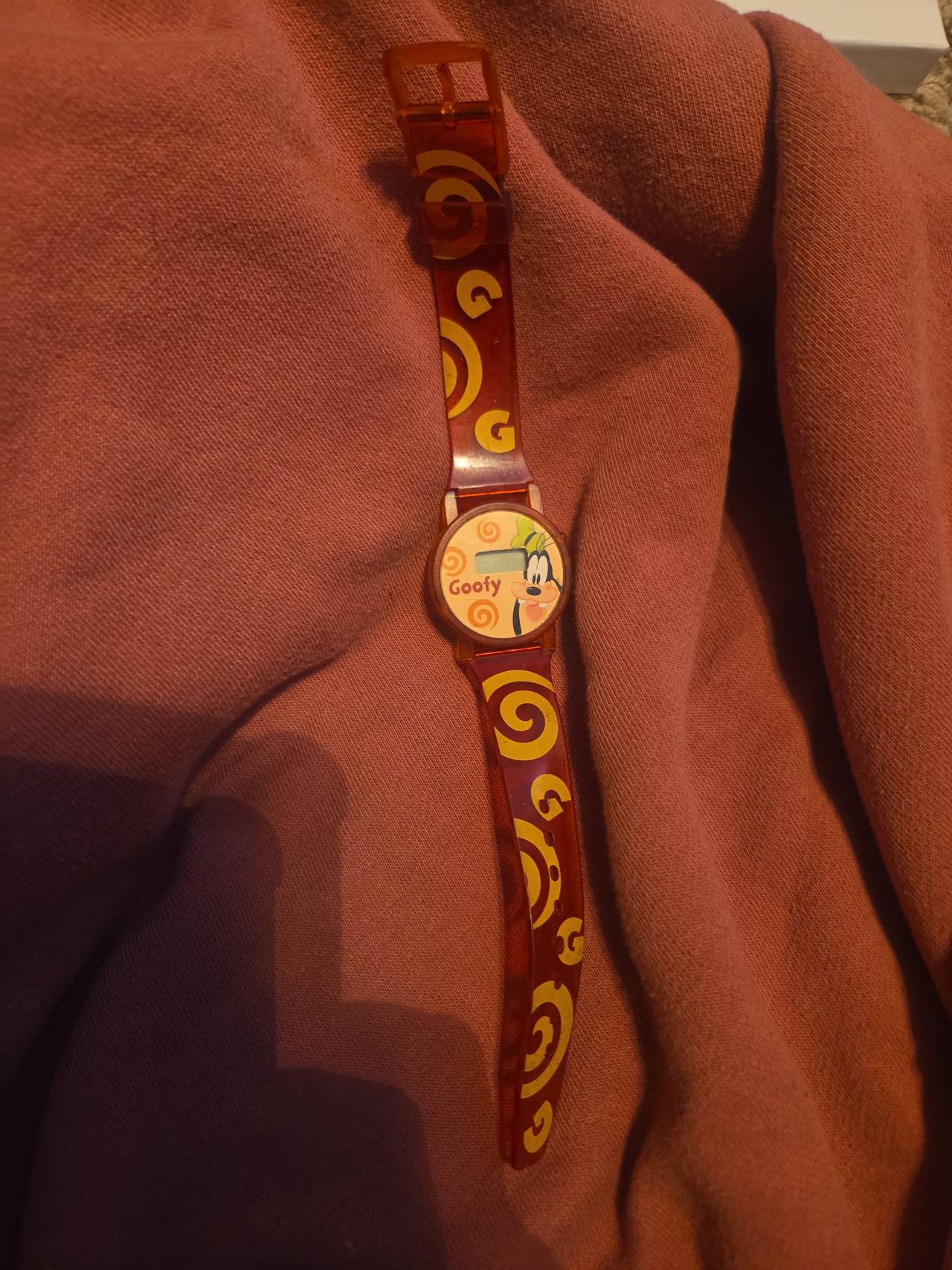 Vintage Disney Goofy Swirl Watch