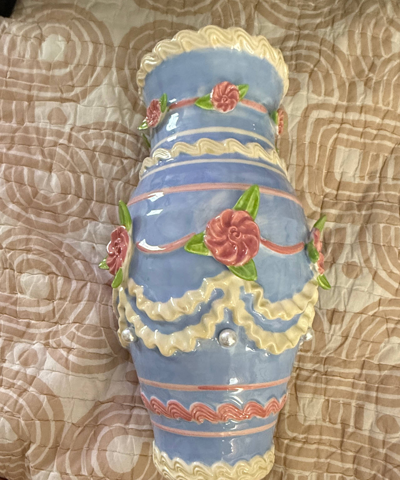 Urban Outfitters Pretty Sh!tty Cakes Exclusive Cake Vase.baroque.love shack
