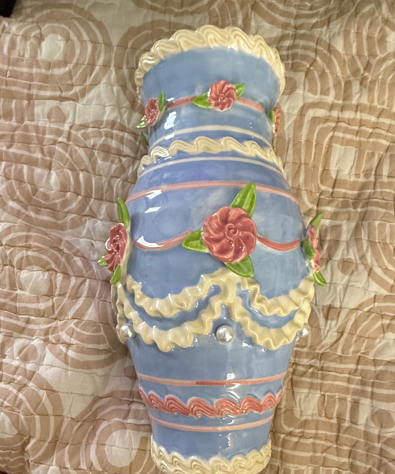 Urban Outfitters Pretty Sh!tty Cakes Exclusive Cake Vase.baroque.love shack