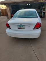 Ford Taurus - Image 4