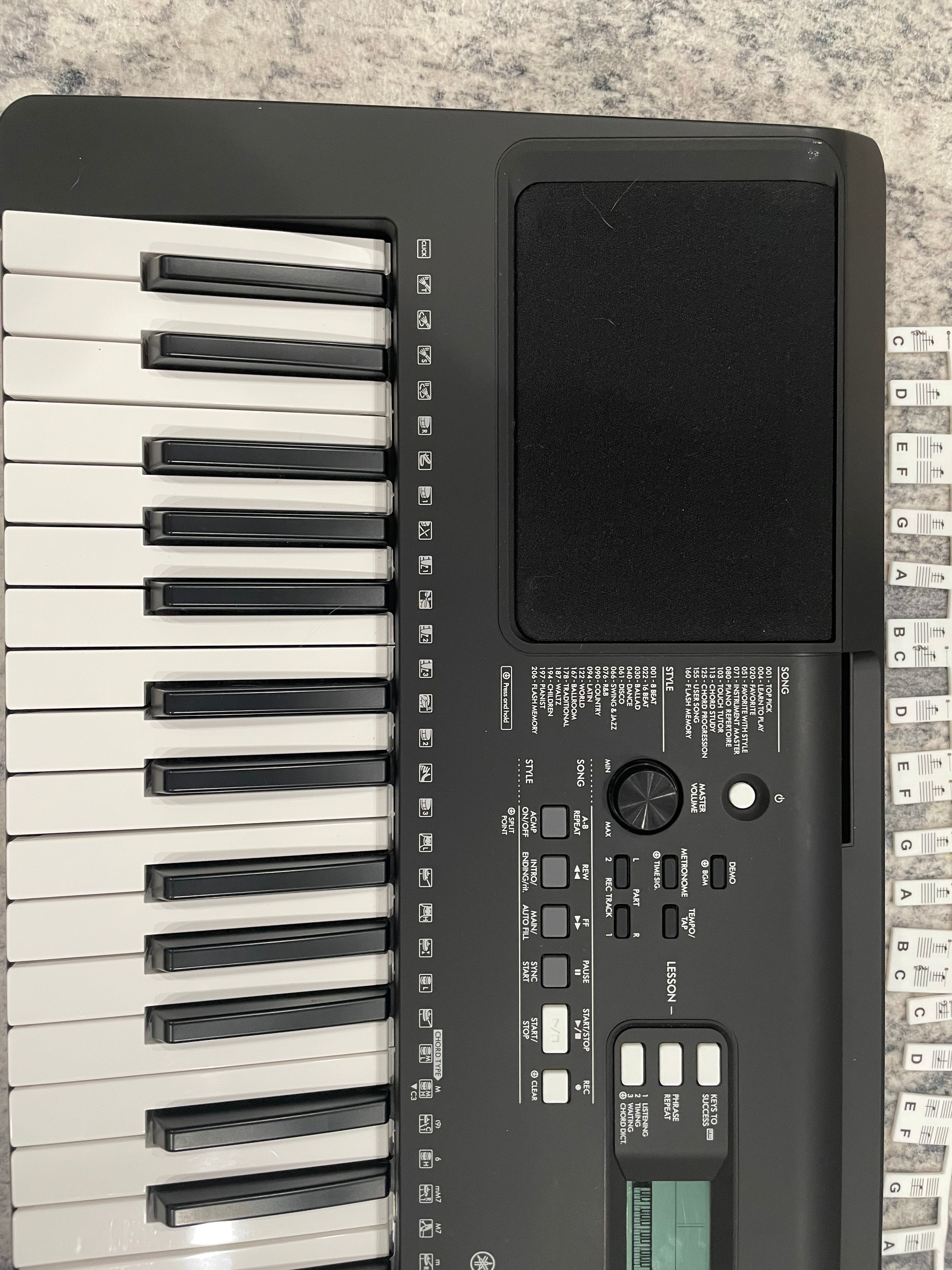 Yamaha PSR-E373 61-Key Portable Keyboard Black - Image 2