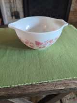 PYREX Gooseberry Pink Cinderella Mixing Bowl 441  1.5 pint - Image 2