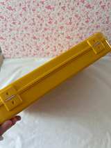 Vintage Wil-hold Yellow Thread Storage Box Wilson MFG Corp - Image 4